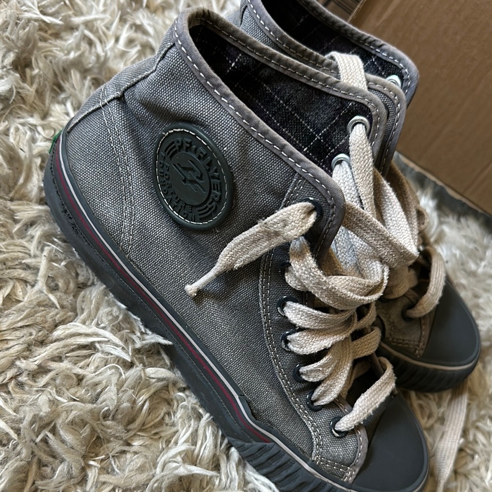 Kids Gray PF Flyers High-Top Sneakers size 5 boy 6.5 women